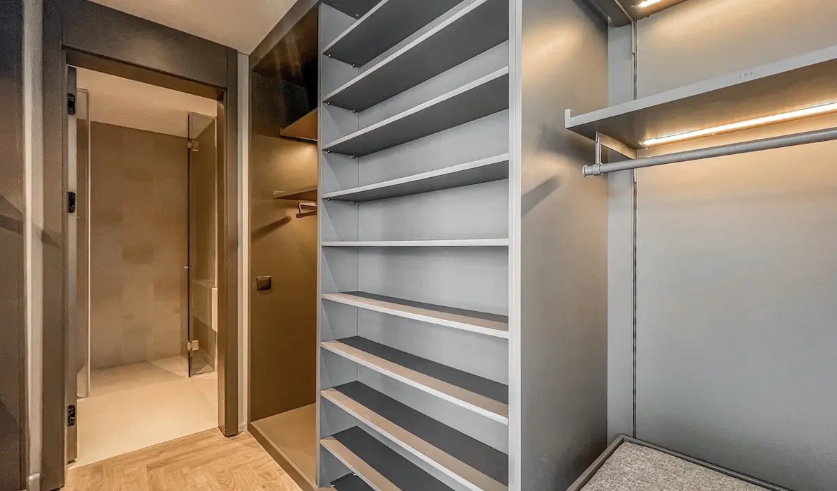 Walk-in closet